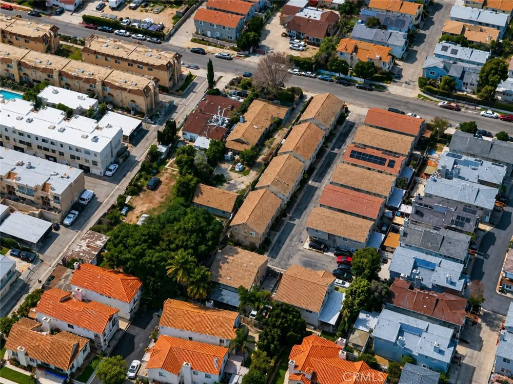 9140 Noble Avenue North Hills, CA 91343