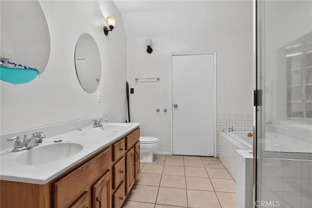 9140 Noble Avenue North Hills, CA 91343