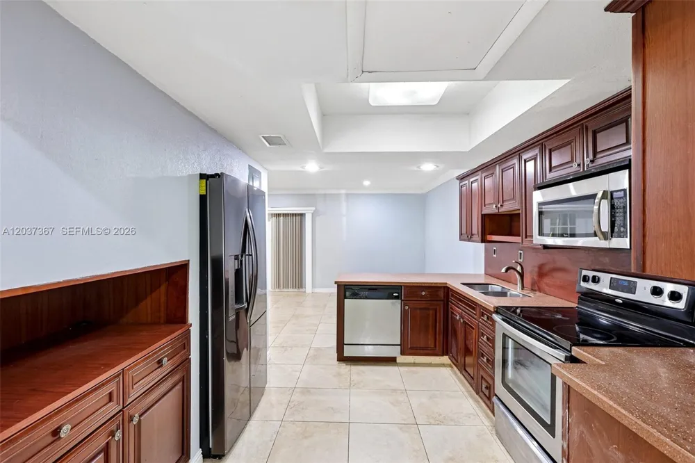 86 Ann Lee Ln Tamarac, FL 33319