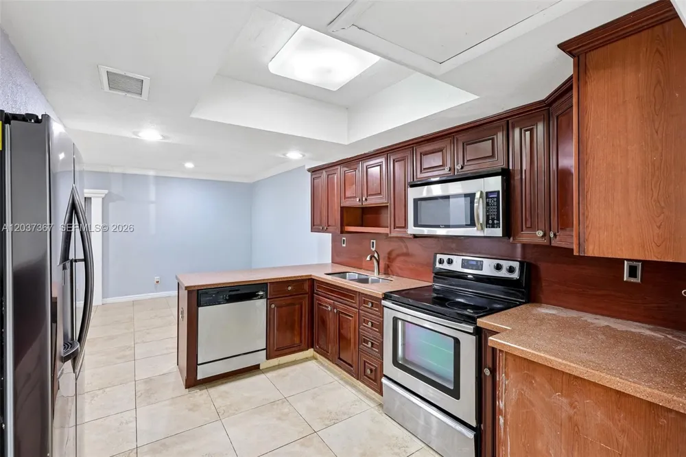 86 Ann Lee Ln Tamarac, FL 33319