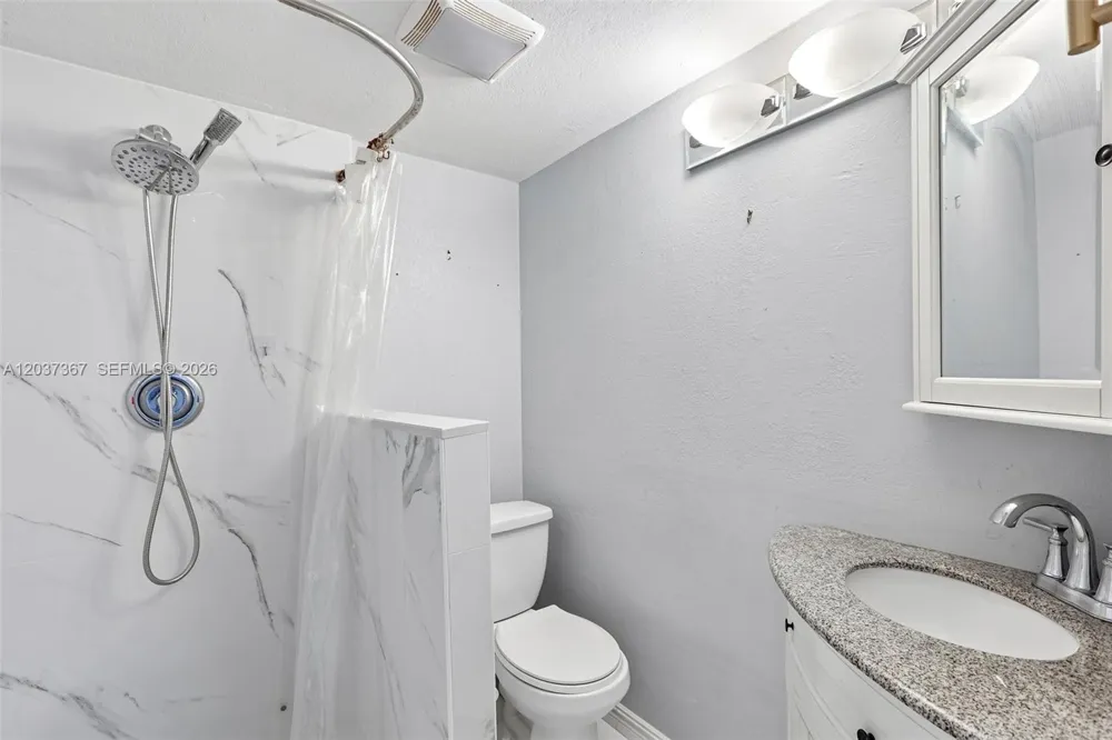 86 Ann Lee Ln Tamarac, FL 33319