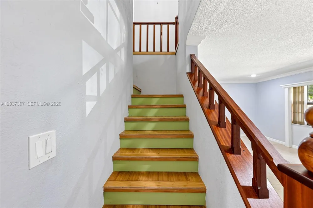 86 Ann Lee Ln Tamarac, FL 33319