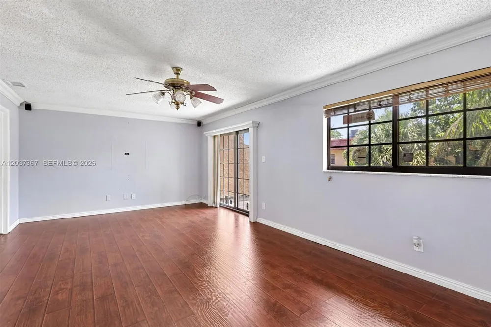 86 Ann Lee Ln Tamarac, FL 33319
