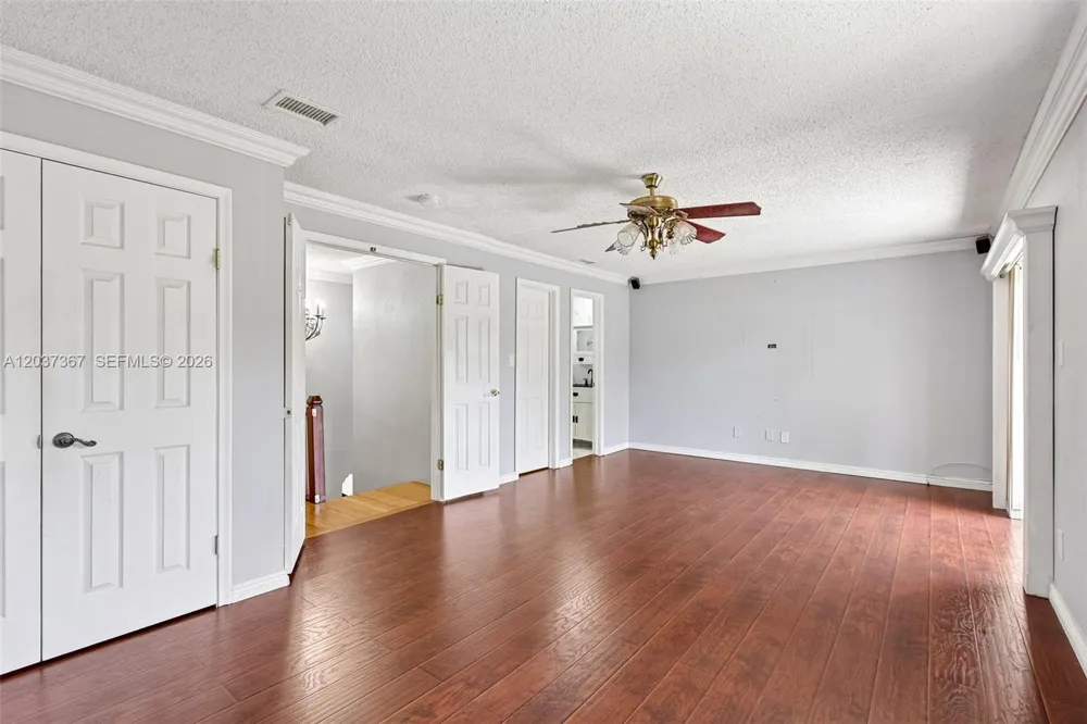 86 Ann Lee Ln Tamarac, FL 33319