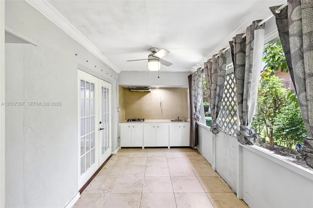 86 Ann Lee Ln Tamarac, FL 33319