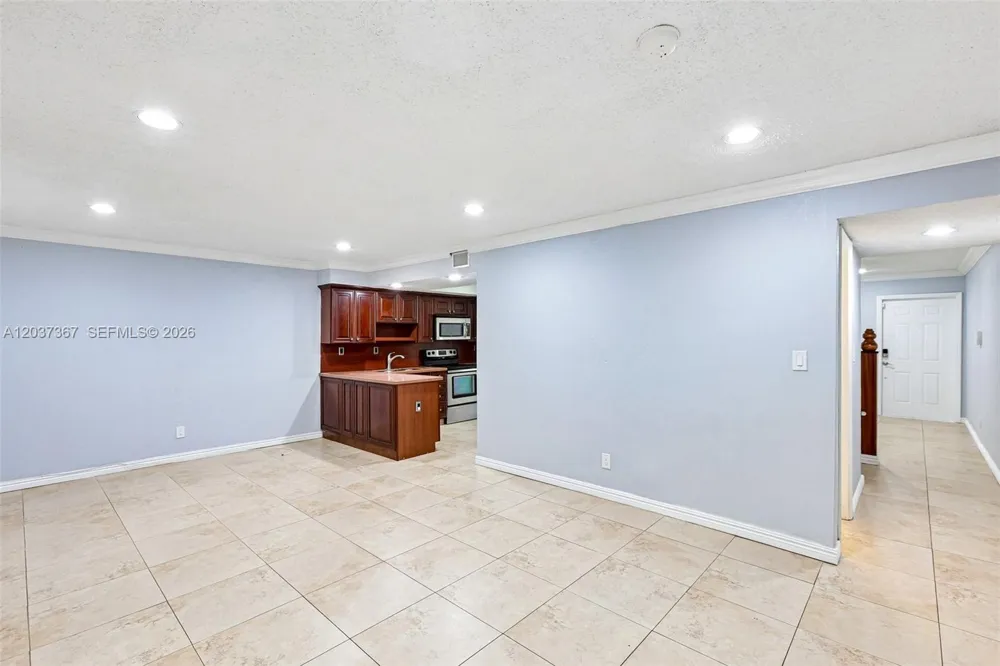 86 Ann Lee Ln Tamarac, FL 33319