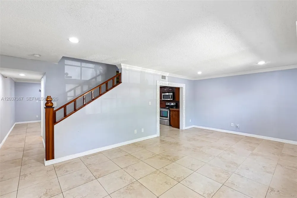 86 Ann Lee Ln Tamarac, FL 33319