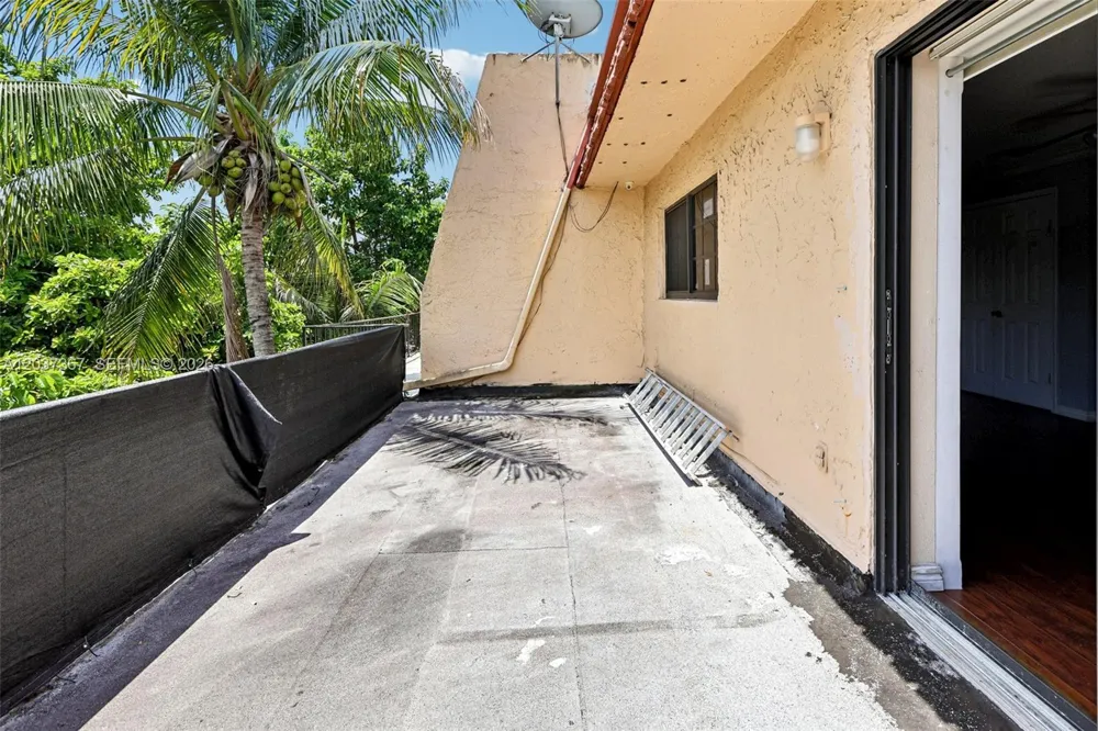86 Ann Lee Ln Tamarac, FL 33319