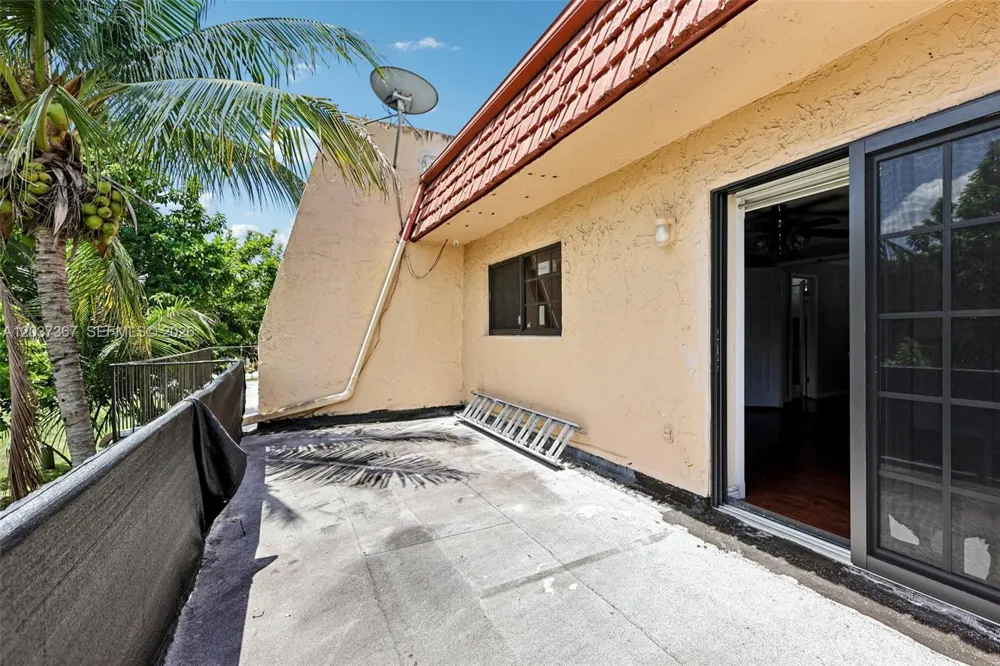 86 Ann Lee Ln Tamarac, FL 33319