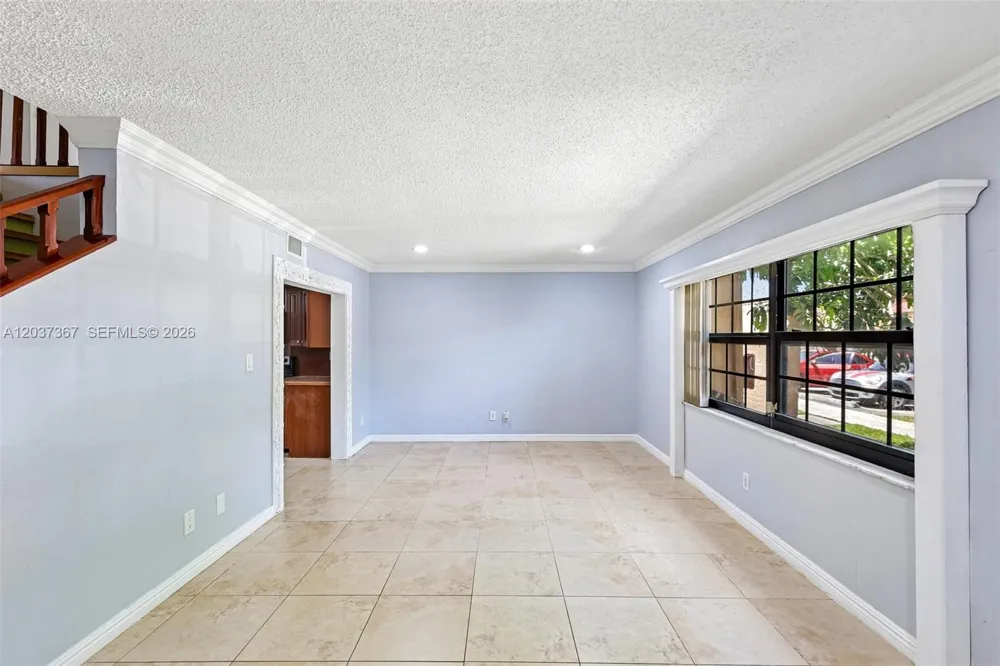 86 Ann Lee Ln Tamarac, FL 33319