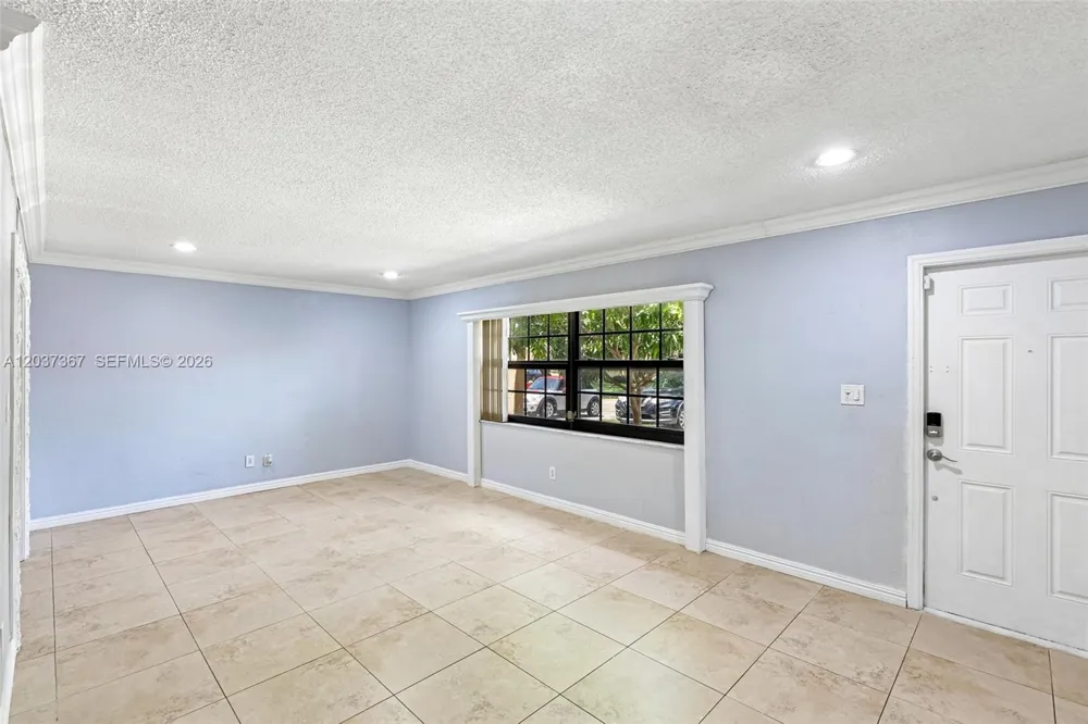 86 Ann Lee Ln Tamarac, FL 33319