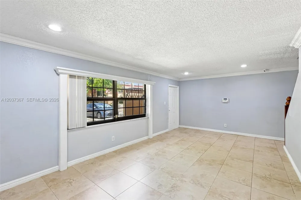 86 Ann Lee Ln Tamarac, FL 33319
