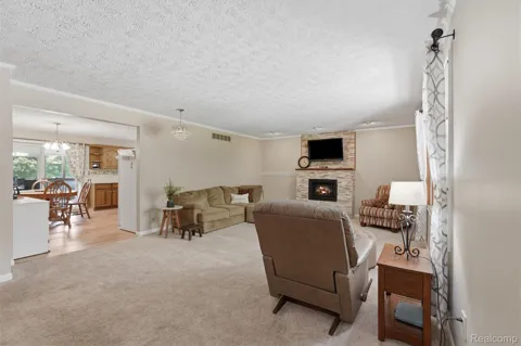 3843 Hooker Road