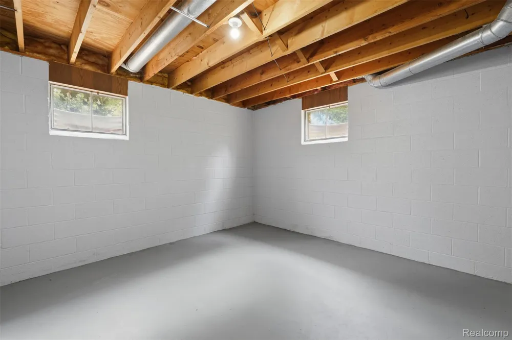 3843 Hooker Road Hamburg Township, MI 48169