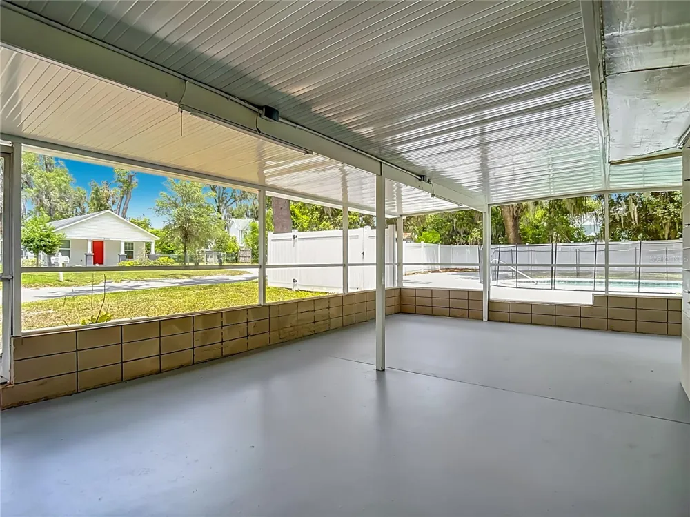 14402 13TH STREET Dade City, FL 33523