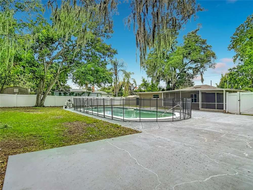 14402 13TH STREET Dade City, FL 33523