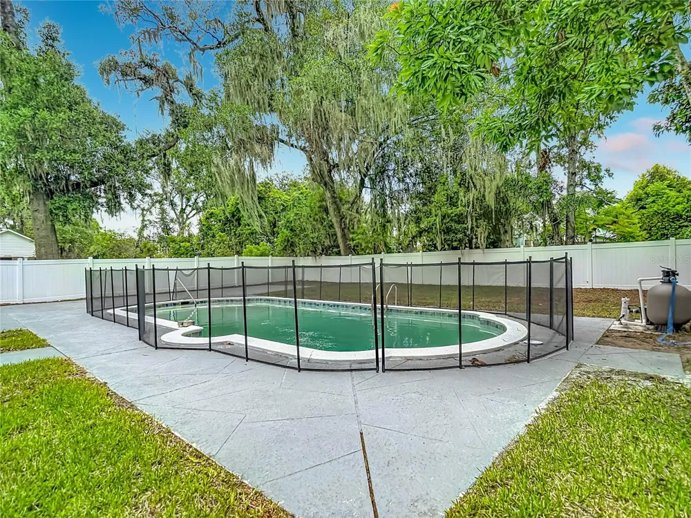 14402 13TH STREET Dade City, FL 33523