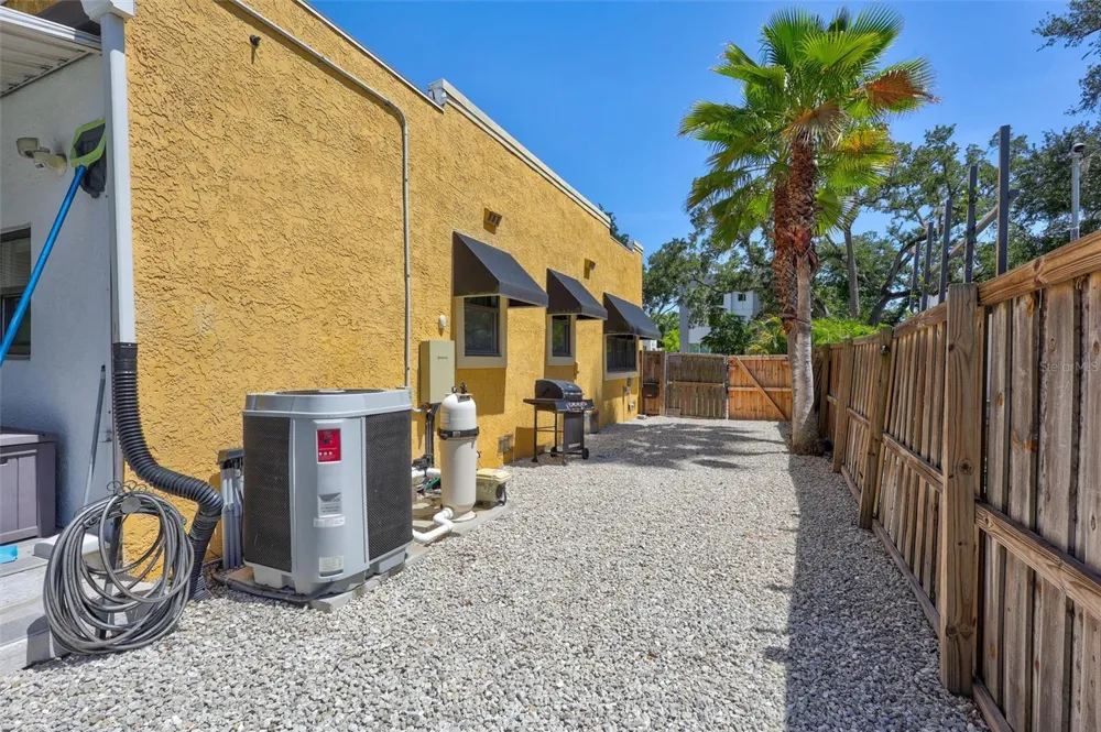 2437 FLOYD STREET Sarasota, FL 34239