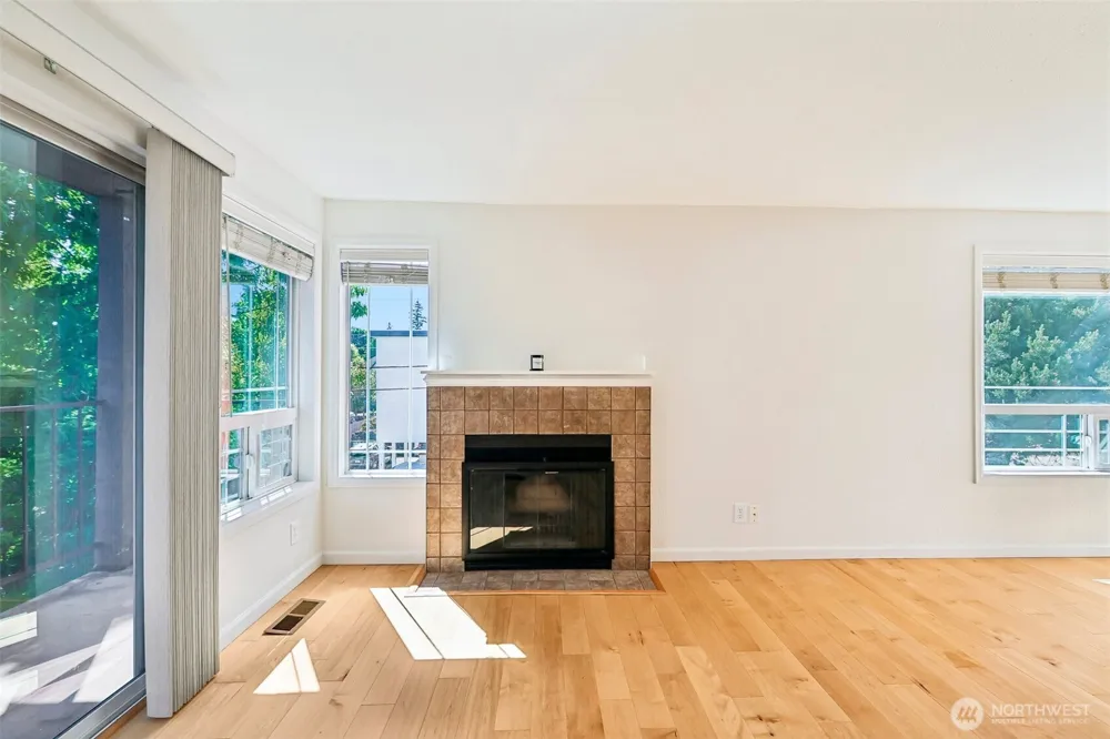 717 NW 70th Street #203 Seattle, WA 98117