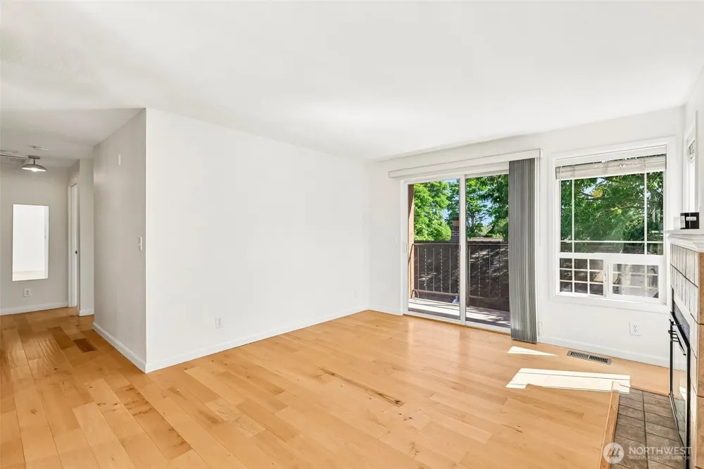 717 NW 70th Street #203 Seattle, WA 98117