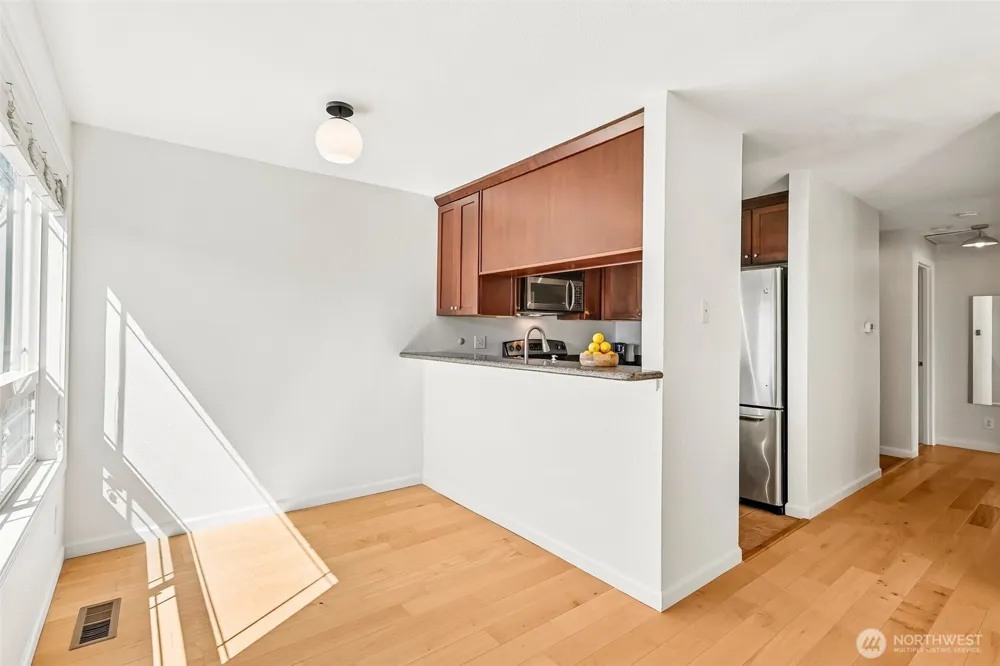 717 NW 70th Street #203 Seattle, WA 98117