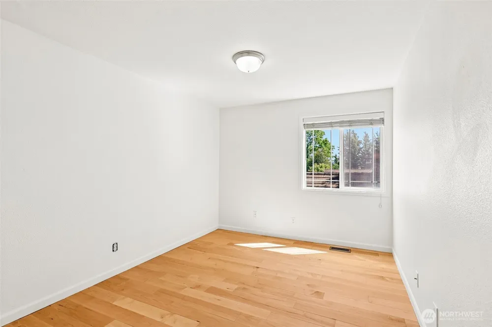 717 NW 70th Street #203 Seattle, WA 98117