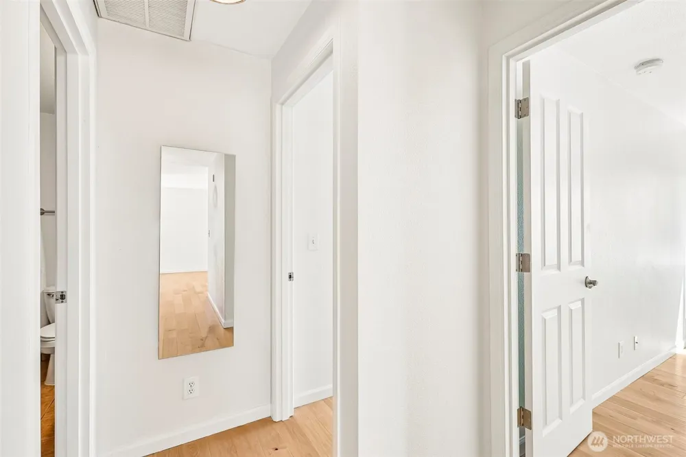 717 NW 70th Street #203 Seattle, WA 98117