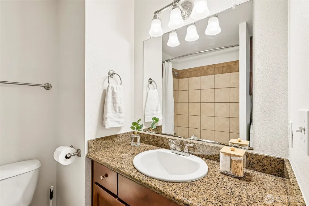 717 NW 70th Street #203 Seattle, WA 98117