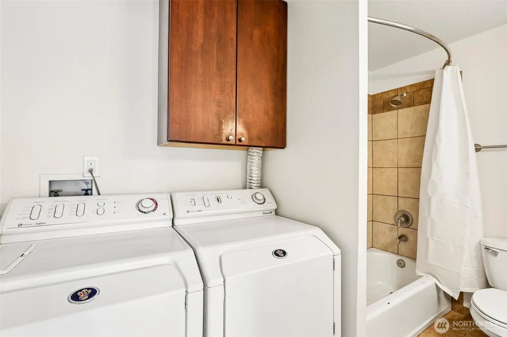 717 NW 70th Street #203 Seattle, WA 98117