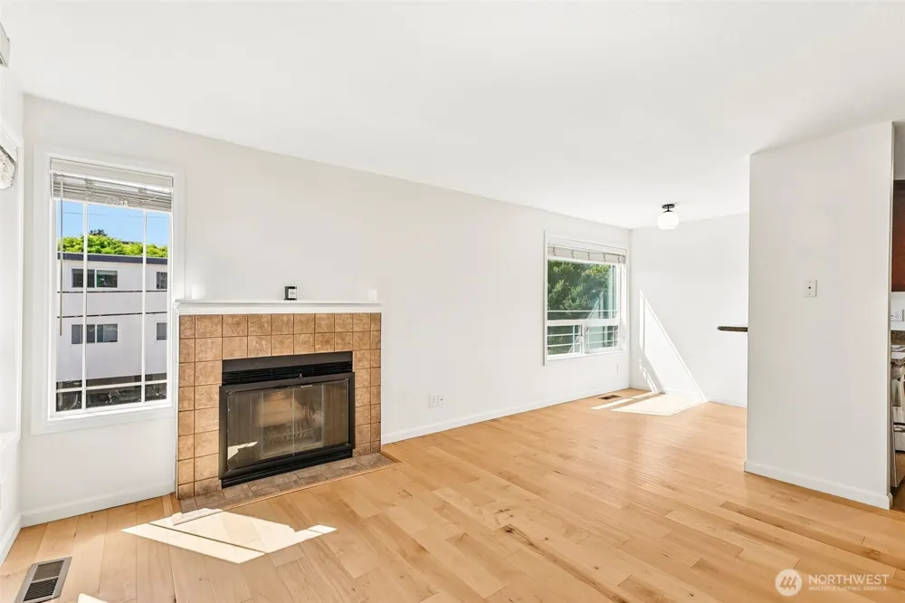 717 NW 70th Street #203 Seattle, WA 98117