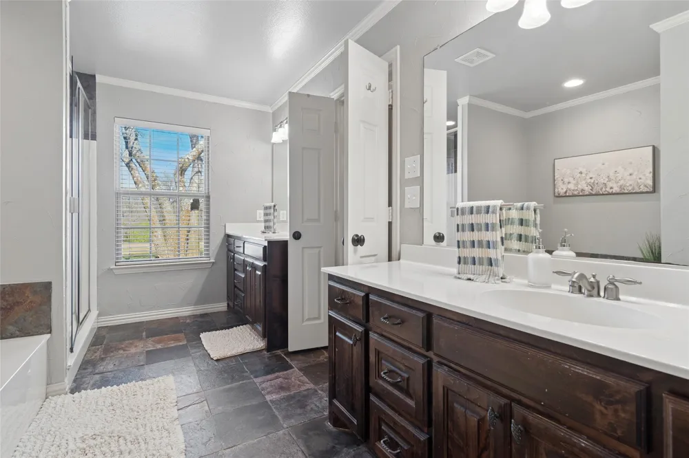 82 Forest Hills Circle Gunter, TX 75058