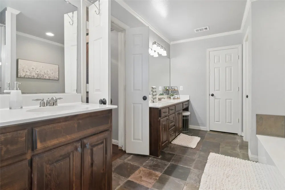 82 Forest Hills Circle Gunter, TX 75058