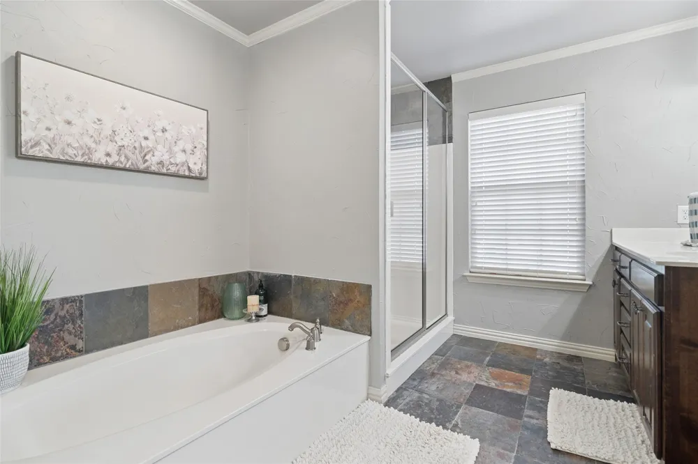 82 Forest Hills Circle Gunter, TX 75058