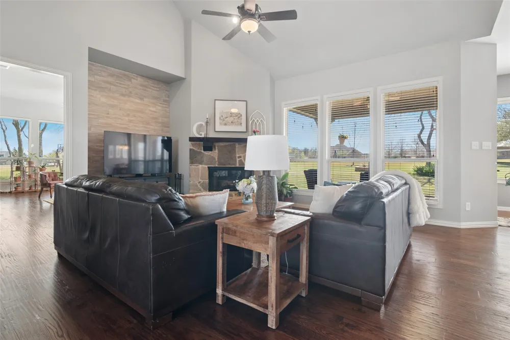 82 Forest Hills Circle Gunter, TX 75058