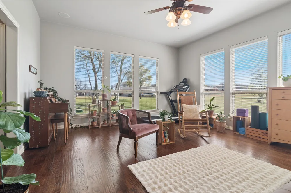 82 Forest Hills Circle Gunter, TX 75058