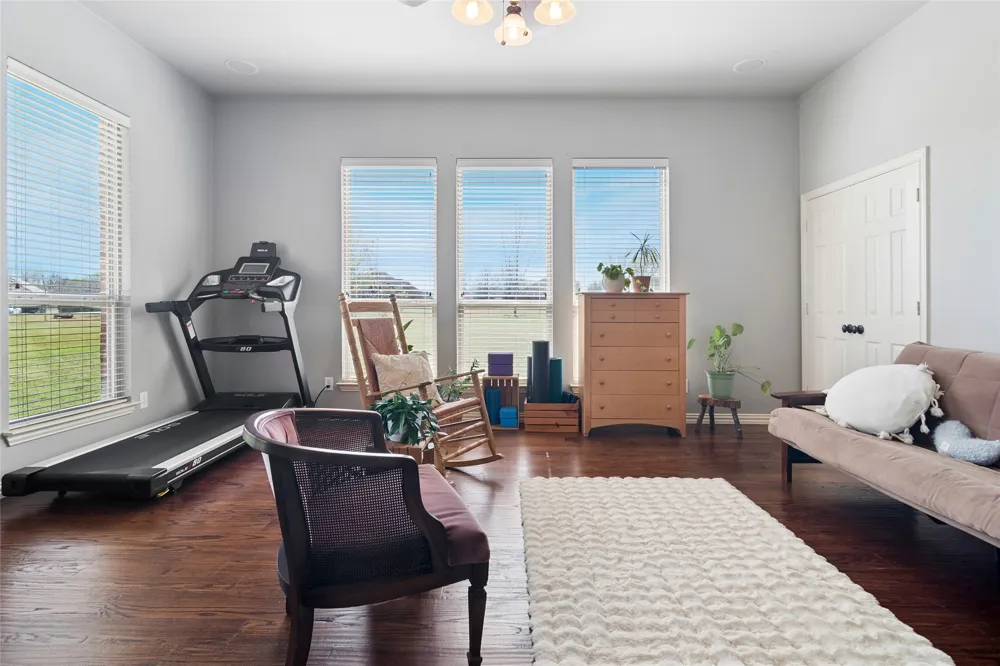 82 Forest Hills Circle Gunter, TX 75058