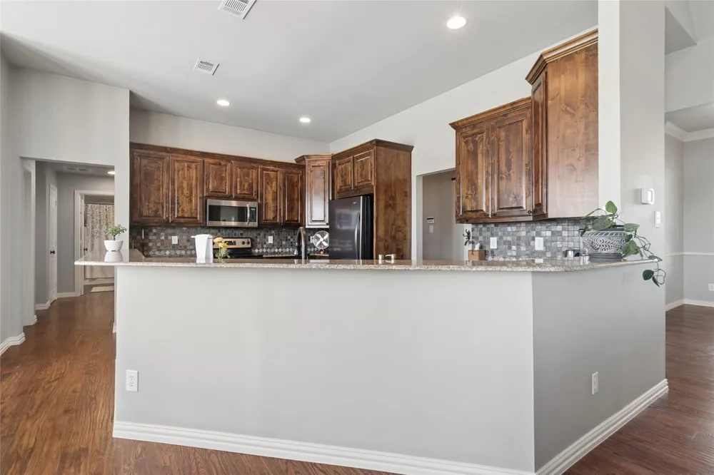 82 Forest Hills Circle Gunter, TX 75058