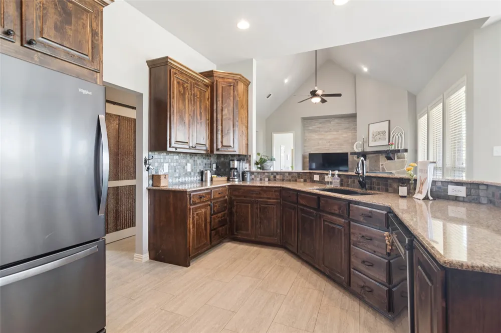 82 Forest Hills Circle Gunter, TX 75058