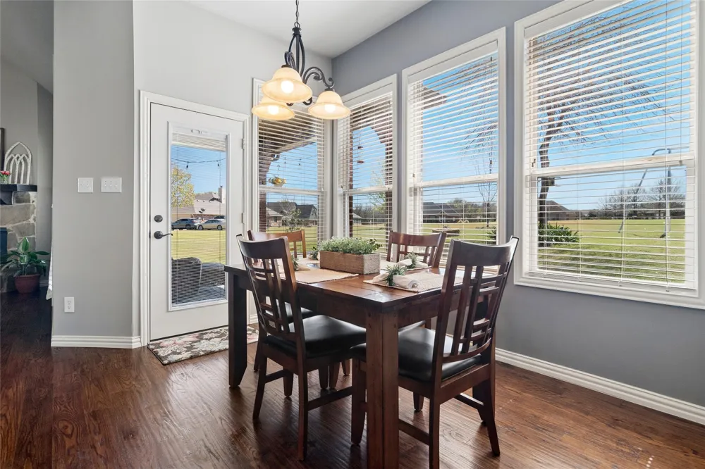 82 Forest Hills Circle Gunter, TX 75058