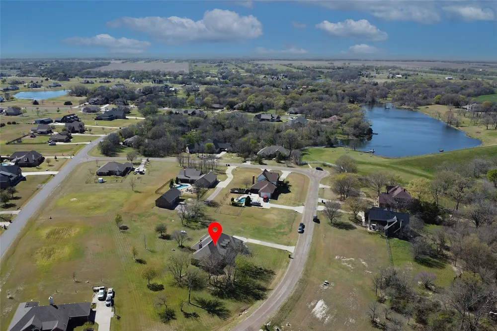 82 Forest Hills Circle Gunter, TX 75058