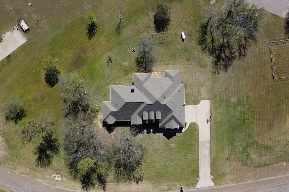82 Forest Hills Circle Gunter, TX 75058