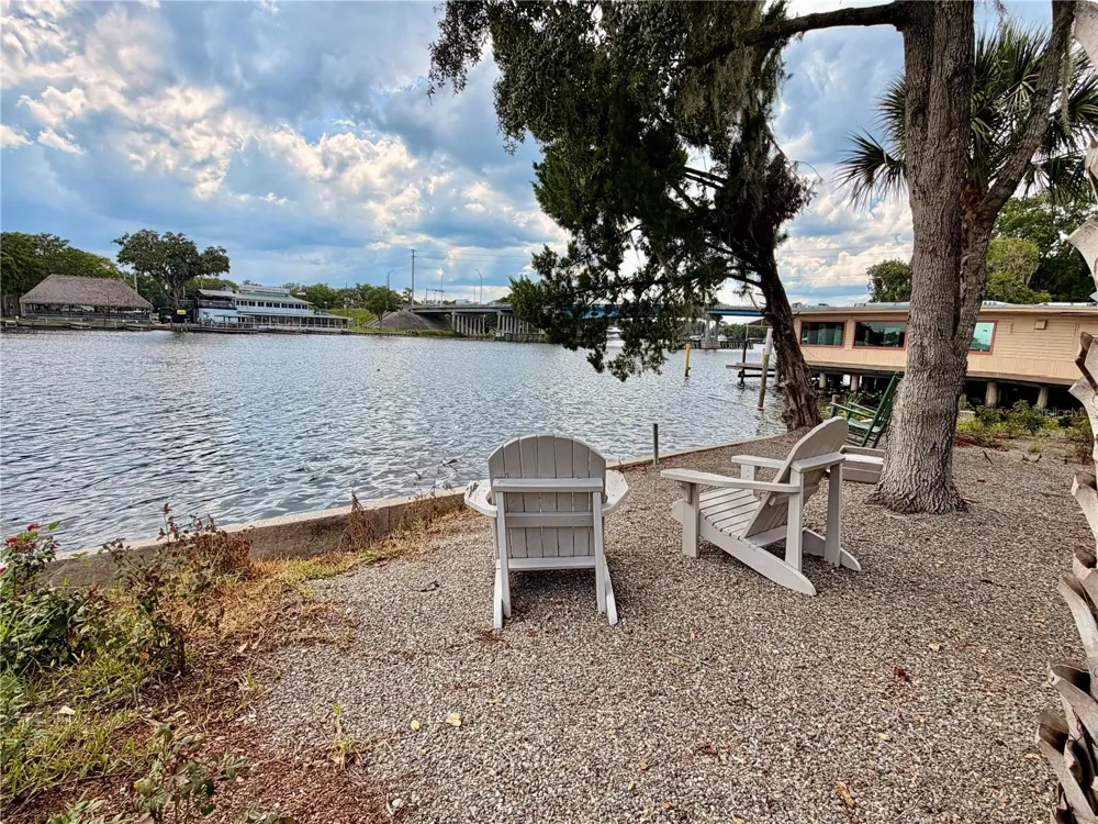 1570 RIVEREDGE COURT Astor, FL 32102