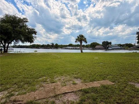 1570 RIVEREDGE COURT