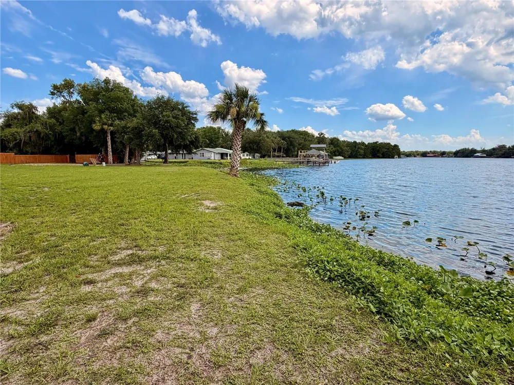 1570 RIVEREDGE COURT Astor, FL 32102