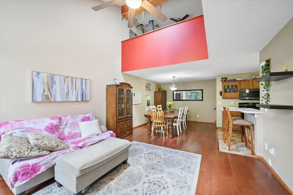 102 Primrose Court Vadnais Heights, MN 55127