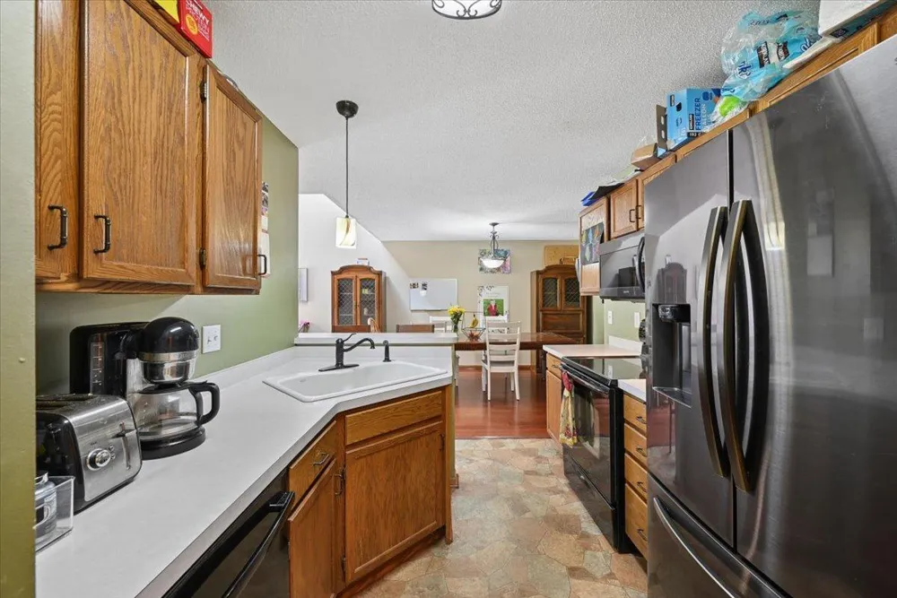 102 Primrose Court Vadnais Heights, MN 55127