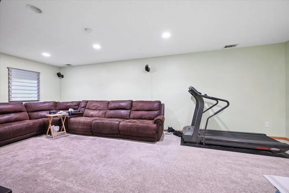 102 Primrose Court Vadnais Heights, MN 55127