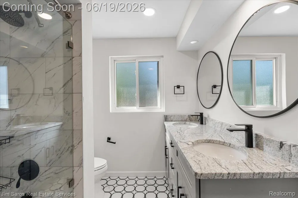 615 Lakepointe Street Grosse Pointe Park City, MI 48230