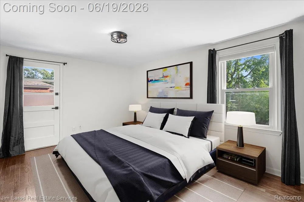 615 Lakepointe Street Grosse Pointe Park City, MI 48230