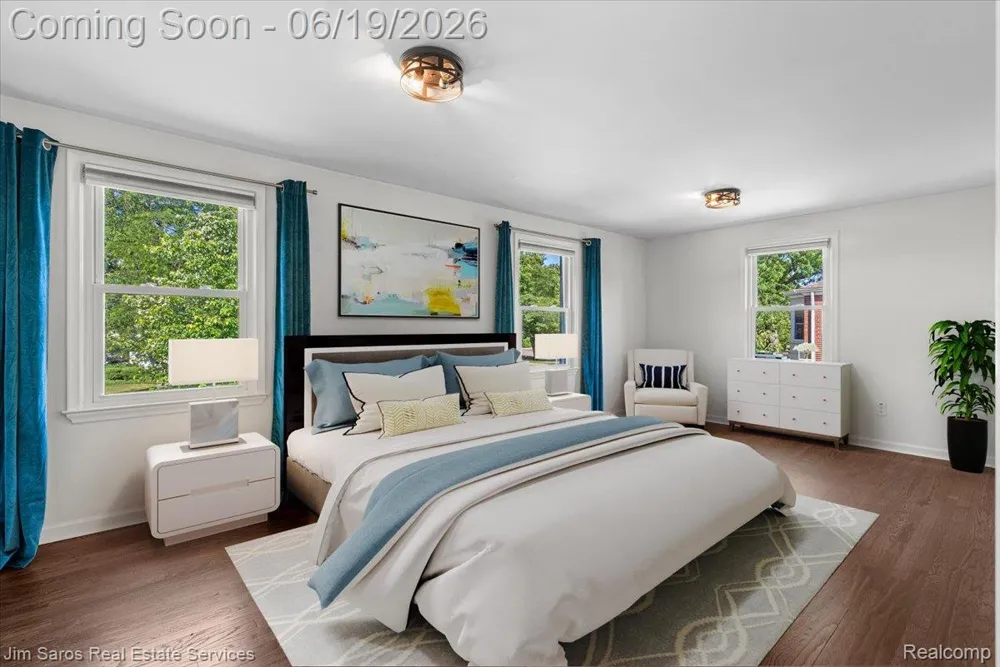 615 Lakepointe Street Grosse Pointe Park City, MI 48230